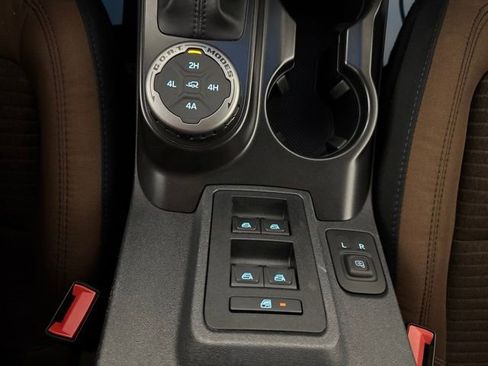 Used 2023 Ford Bronco Outer Banks AWD/4WD image 17