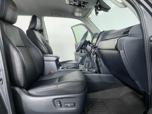 Used 2020 Toyota 4Runner Venture AWD/4WD image 13