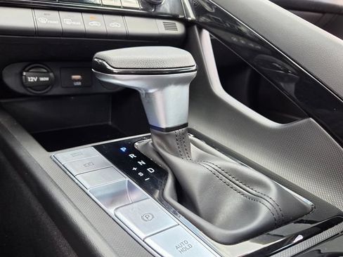 Certified 2025 Hyundai Elantra Hybrid FWD image 19