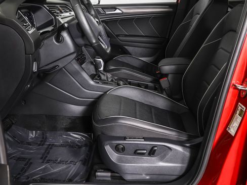Used 2024 Volkswagen Tiguan SEL R-Line image 22