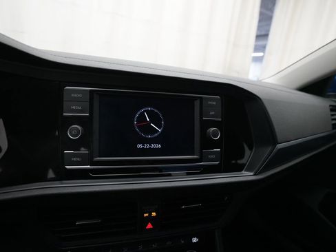 Used 2023 Volkswagen Jetta SE FWD image 6