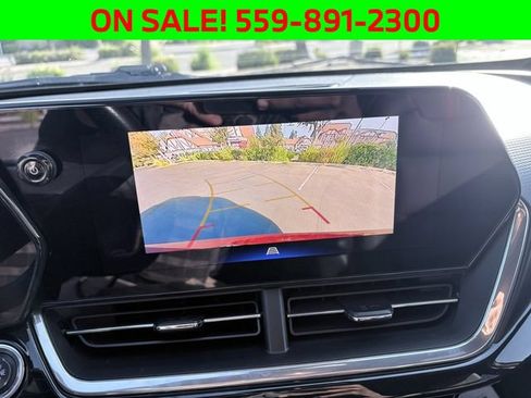 Used 2024 Chevrolet Trax RS FWD image 18