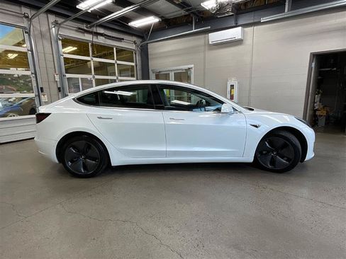 Used 2020 Tesla Model 3 Standard Range RWD image 6
