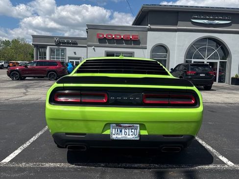 Used 2015 Dodge Challenger R/T Scat Pack w/ Leather Interior Group RWD image 6