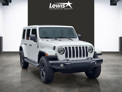 Used 2022 Jeep Wrangler Unlimited Sahara AWD/4WD image 6