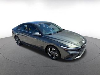 Used 2025 Hyundai Elantra SEL video 1