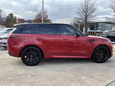 Used 2025 Land Rover Range Rover Sport Dynamic SE image 2