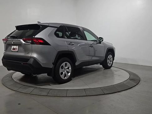Used 2024 Toyota RAV4 LE AWD/4WD image 5