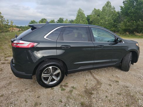 Used 2024 Ford Edge SEL w/ Convenience Package AWD/4WD image 3