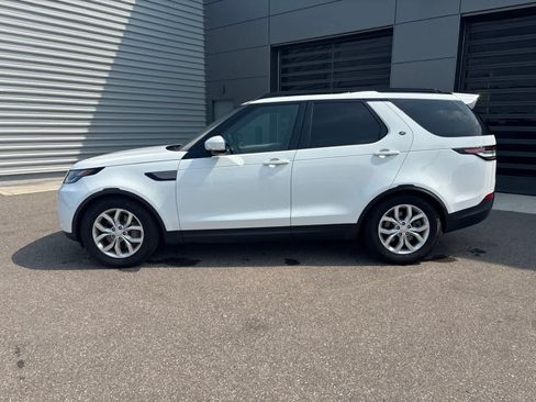 Used 2020 Land Rover Discovery SE AWD/4WD image 2