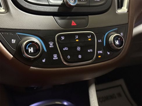 Used 2018 Chevrolet Malibu Premier w/ Premier Sun and Wheel Package image 17