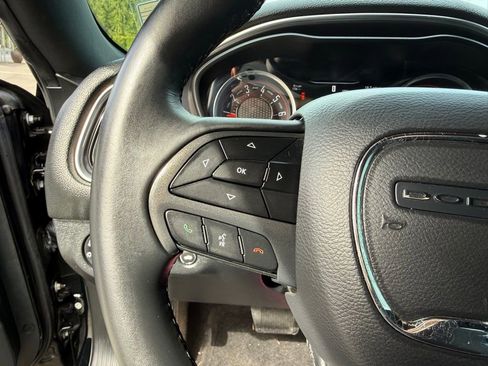 Used 2018 Dodge Challenger SXT RWD image 17
