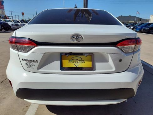 Used 2022 Toyota Corolla L FWD image 5