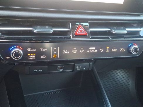 Used 2025 Kia Niro Wind w/ Wind Preserve Package image 15