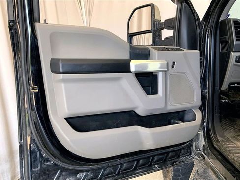 Used 2017 Ford F250 XL w/ STX Appearance Package AWD/4WD image 21
