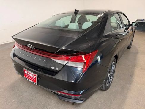 Used 2023 Hyundai Elantra Limited FWD image 3