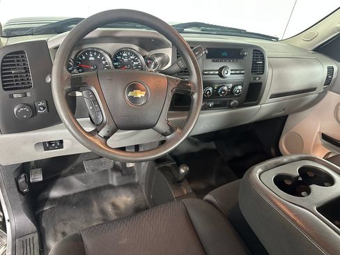 Used 2013 Chevrolet Silverado 2500 W/T w/ Snow Plow Prep Package AWD/4WD image 9