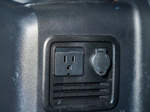 Certified 2022 Toyota 4Runner TRD Off-Road Premium image 9