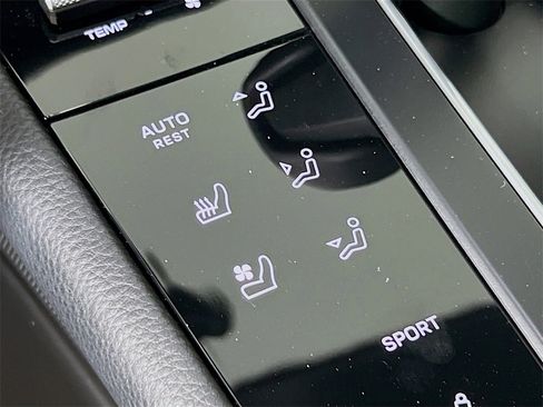 Certified 2023 Porsche Macan S image 23