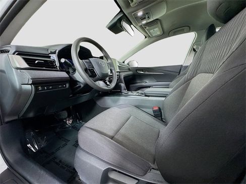 Used 2025 Toyota Camry LE image 16
