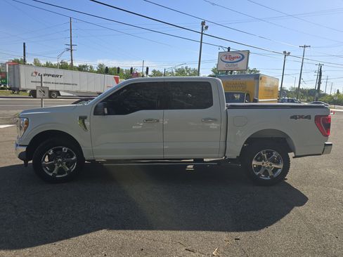 Used 2021 Ford F150 XLT w/ Equipment Group 302A High AWD/4WD image 4