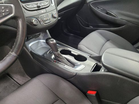 Used 2018 Chevrolet Malibu LT w/ Driver Confidence Package FWD image 26