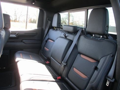 Used 2024 GMC Sierra 1500 AT4 w/ AT4 Premium Package image 21