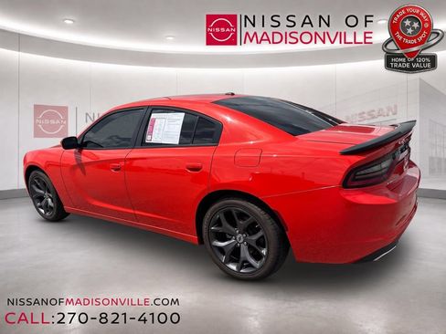 Used 2022 Dodge Charger SXT RWD image 3