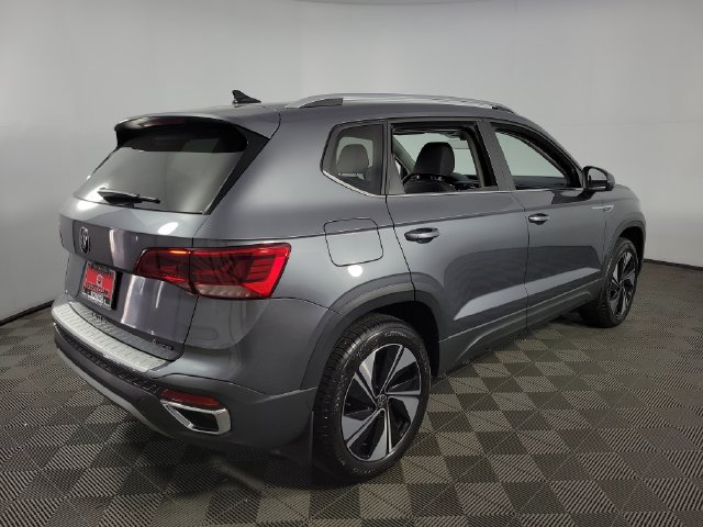 Used 2024 Volkswagen Taos SE AWD/4WD image 8