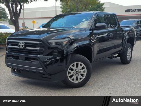 Used 2025 Toyota Tacoma SR image 1