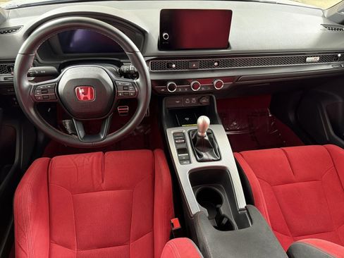 Used 2023 Honda Civic Type R image 9