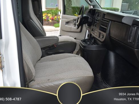 Used 2016 GMC Savana 2500 RWD image 9