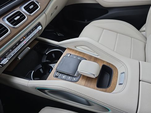 Used 2023 Mercedes-Benz GLE 350 4MATIC w/ AMG Line Exterior image 25