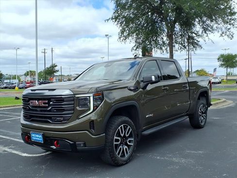 Used 2024 GMC Sierra 1500 AT4 w/ Technology Package AWD/4WD image 12