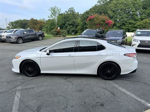 Used 2020 Toyota Camry XLE FWD image 7