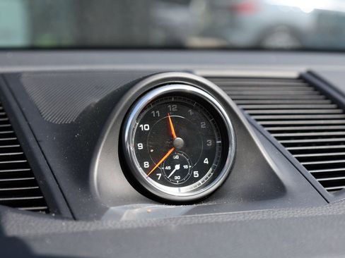 Used 2020 Porsche Macan image 33