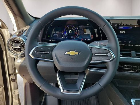 New 2026 Chevrolet Equinox LT w/ Safety and Technology Package FWD image 19