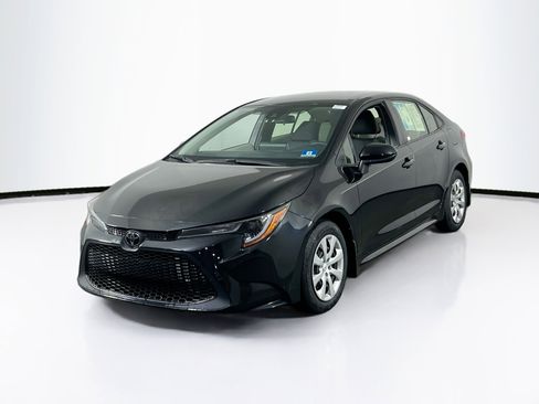 Used 2020 Toyota Corolla LE image 1