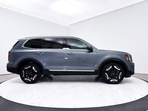 Used 2025 Kia Telluride S image 43