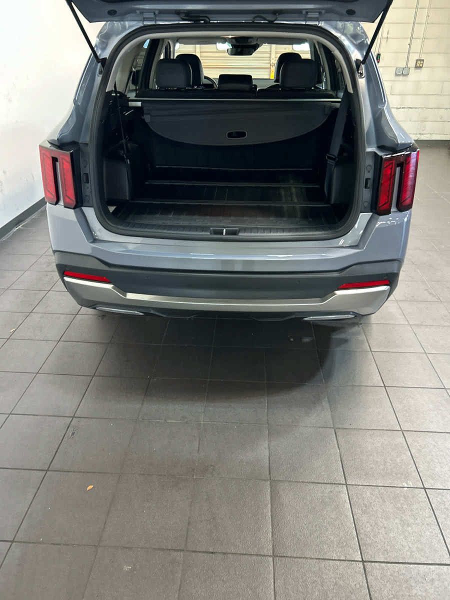 Used 2025 Kia Sorento S AWD/4WD image 10