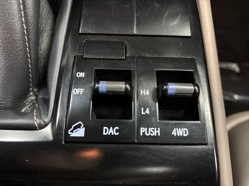 Used 2021 Lexus GX 460 Premium w/ Premium Package AWD/4WD image 34