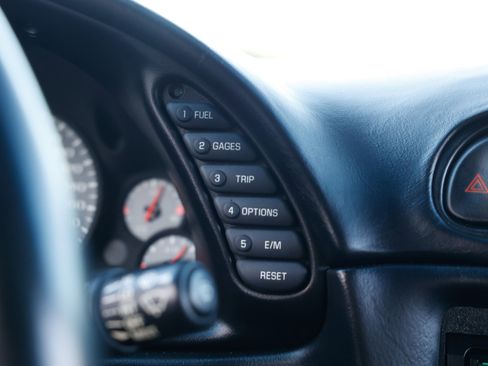 Used 2000 Chevrolet Corvette Coupe image 28