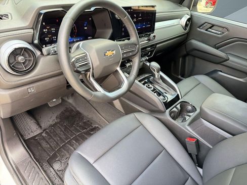 Used 2024 Chevrolet Colorado LT w/ LT Convenience Package III image 4