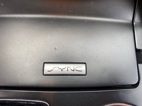 Used 2019 Ford Explorer XLT w/ Equipment Group 202A image 14