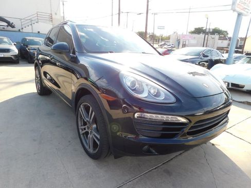 Used 2014 Porsche Cayenne image 1