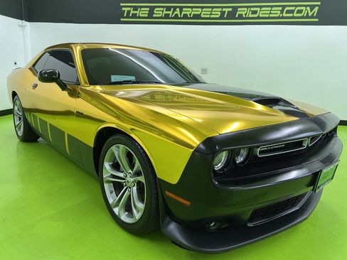 Used 2022 Dodge Challenger R/T RWD image 2