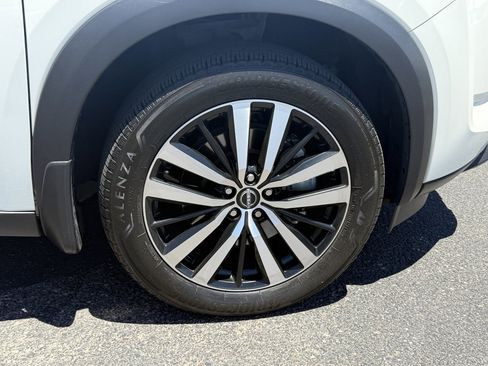 Used 2024 Nissan Pathfinder Platinum AWD/4WD image 29