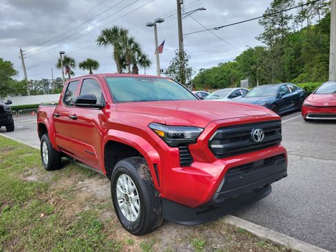 Used 2025 Toyota Tacoma SR image 5
