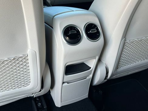 Used 2025 Mercedes-Benz GLA 250 4MATIC image 36