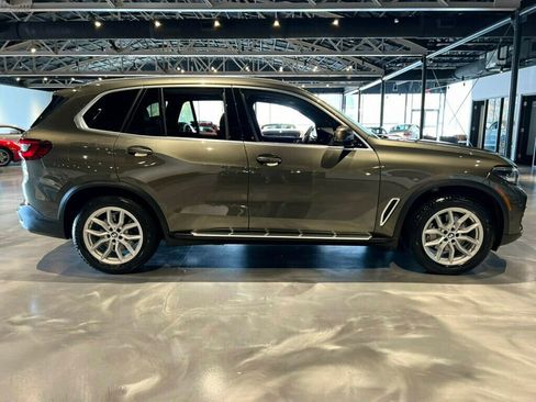 Used 2022 BMW X5 xDrive40i w/ Premium Package image 6